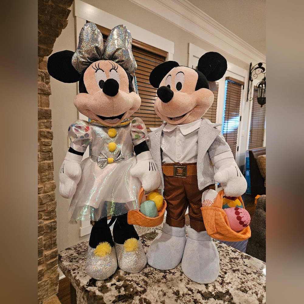 Disney Mickey and Minnie Mouse Easter Greeters Plush 22" New with tags